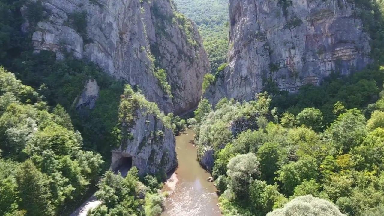 Отель Juzni Vetar Trnski Odorovci Экстерьер фото